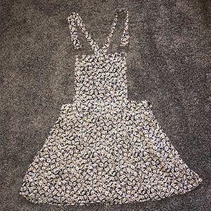EUC NEW LOOK floral overall dress size L